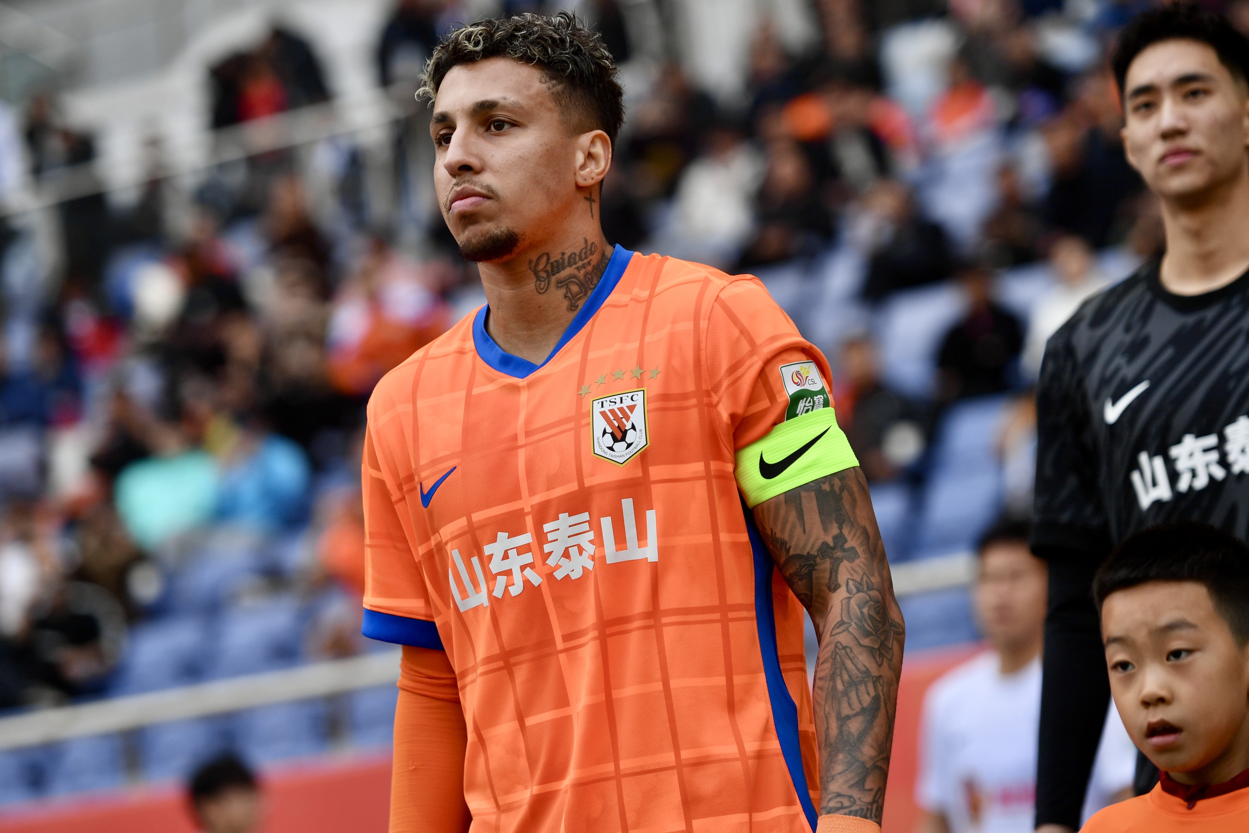 星空体育官网入口-鲁媒：克雷桑已抵达中国，泰山队教练组给彭啸、陈泽仕一周假期